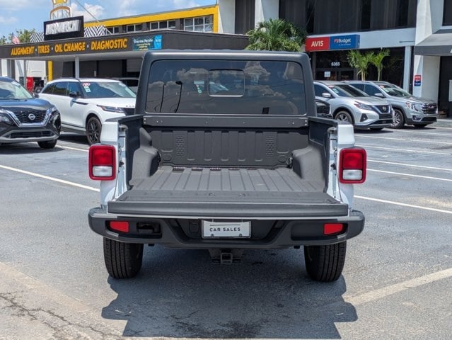 Thumbnail: 2023 Jeep Gladiator - 29