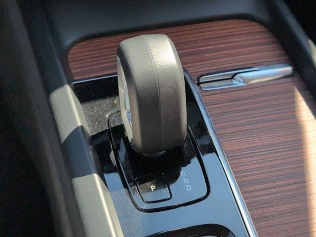 Thumbnail: 2025 Volvo S60 - 19