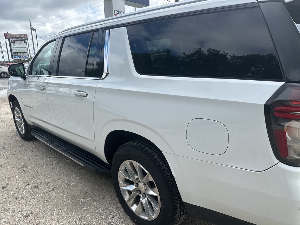 Thumbnail: 2023 Chevrolet Suburban - 5