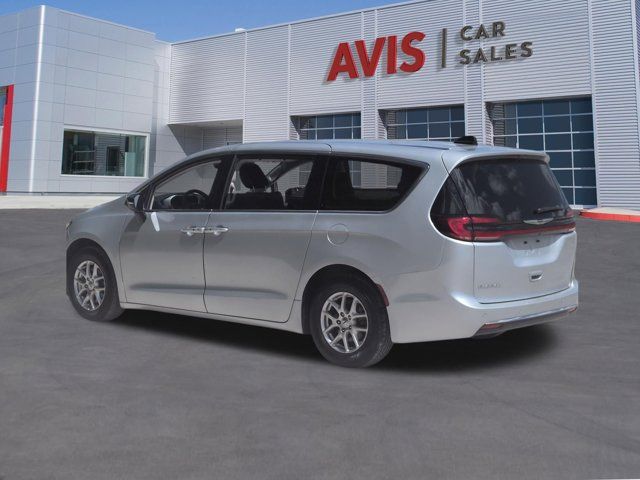 Thumbnail: 2024 Chrysler Pacifica - 9