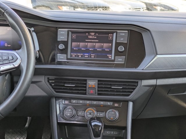 Thumbnail: 2024 Volkswagen Jetta - 10