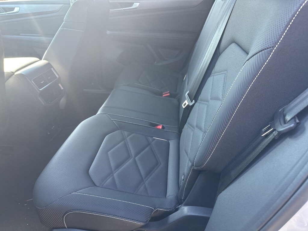 Certified 2025 Volkswagen Atlas Cross Sport 2.0T SE w/Technology SUV