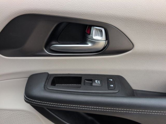 Thumbnail: 2024 Chrysler Pacifica - 33