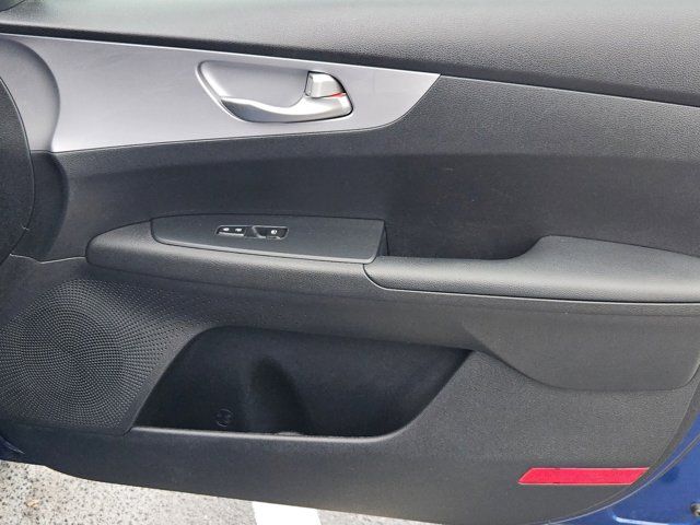 Thumbnail: 2024 Kia Forte - 32