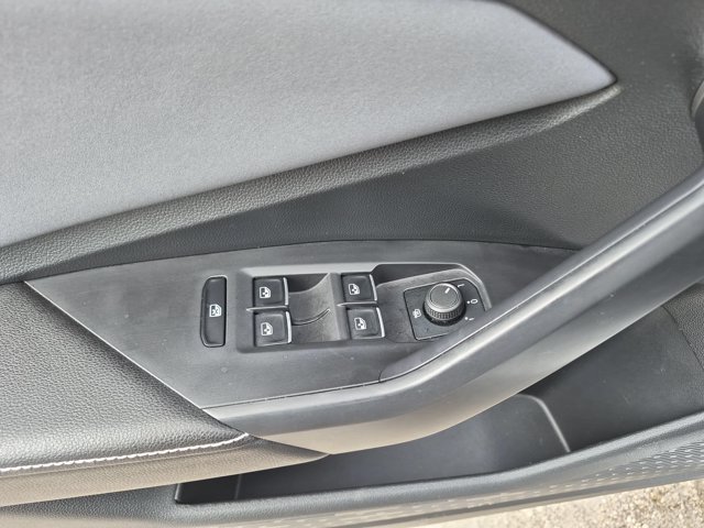 2025 Volkswagen Jetta SE - Photo 13