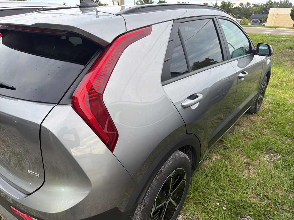 Thumbnail: 2025 Kia Niro - 8