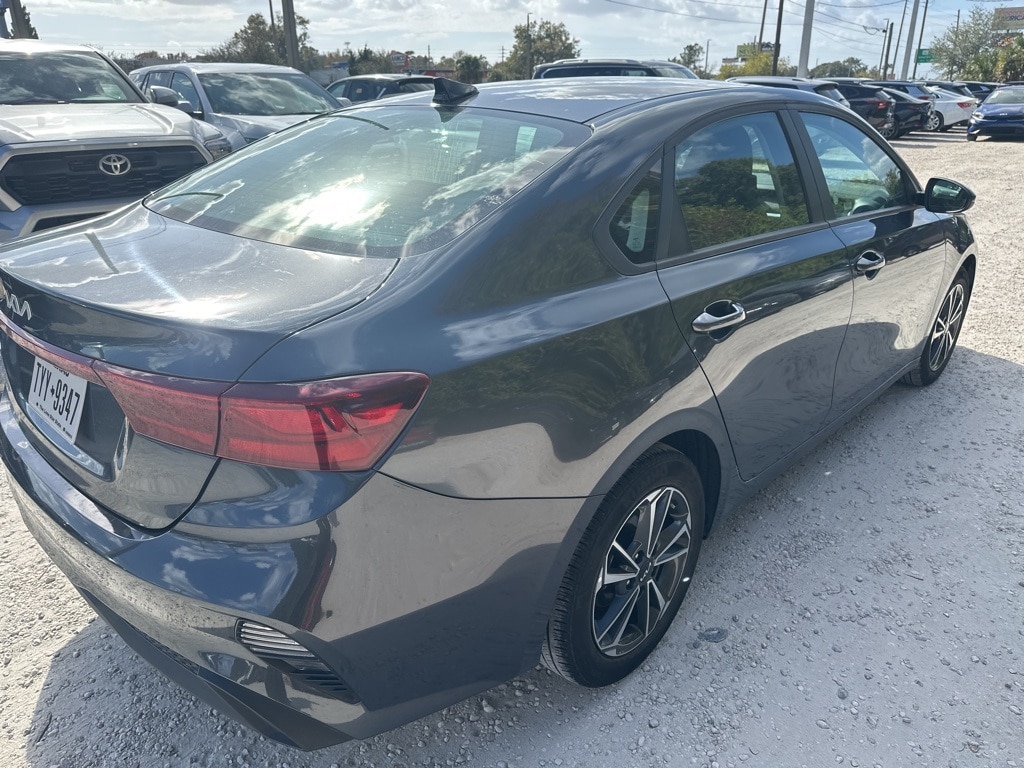 Thumbnail: 2024 Kia Forte - 4