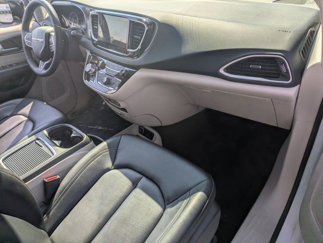 Thumbnail: 2024 Chrysler Pacifica - 30