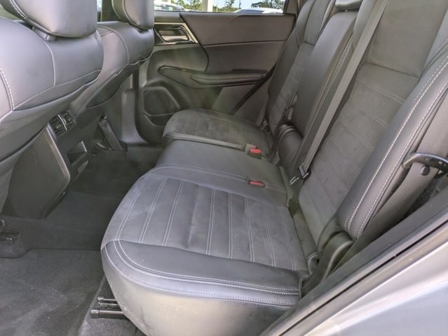 Thumbnail: 2024 Mitsubishi Outlander - 29