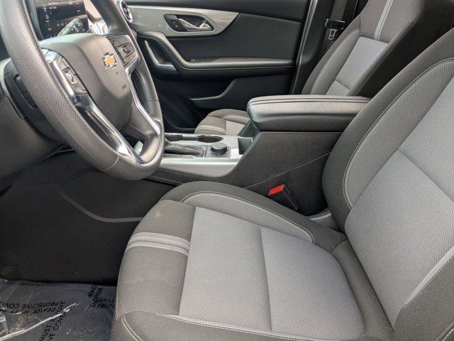 Thumbnail: 2025 Chevrolet Blazer - 24