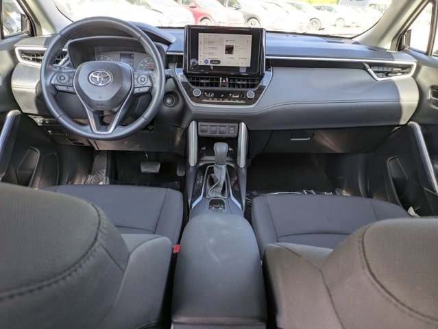 Thumbnail: 2025 Toyota Corolla Cross - 18