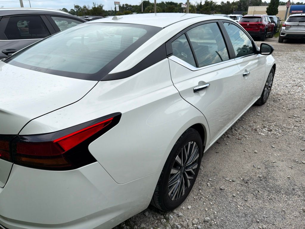 Thumbnail: 2025 Nissan Altima - 8