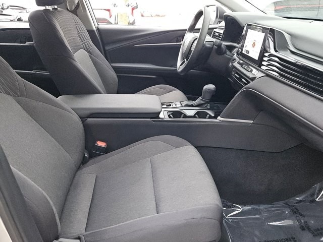 Thumbnail: 2025 Toyota Camry - 32