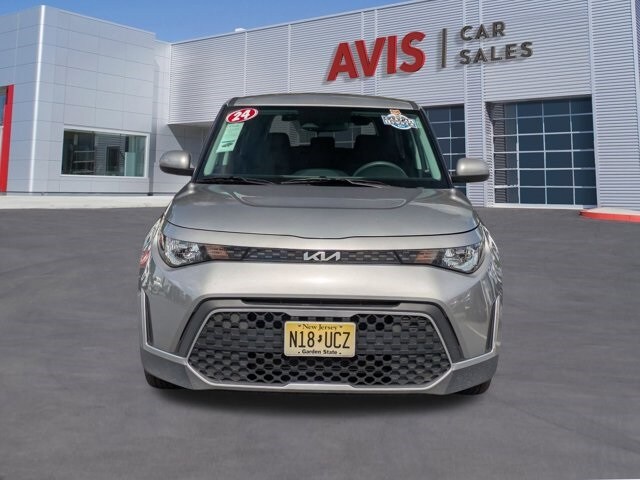 2024 Kia Soul LX photo 2