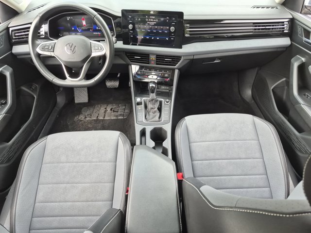 2025 Volkswagen Jetta SE - Photo 25