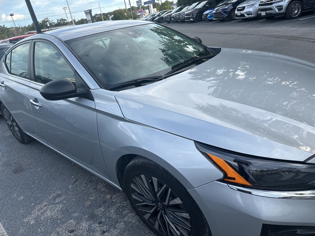 2024 Nissan Altima 2.5 SV photo 2