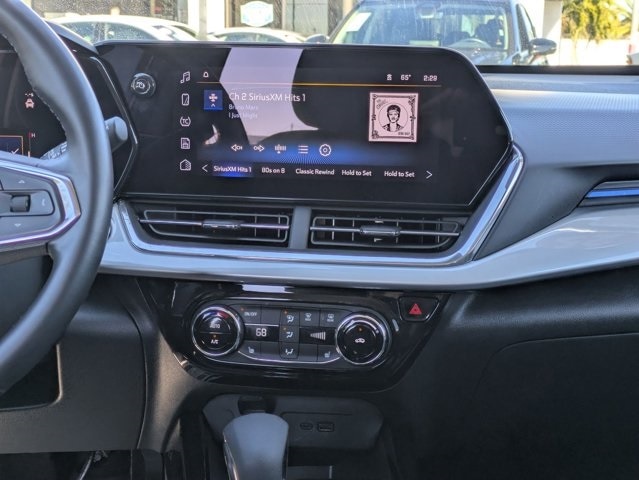 Thumbnail: 2025 Chevrolet Trax - 10