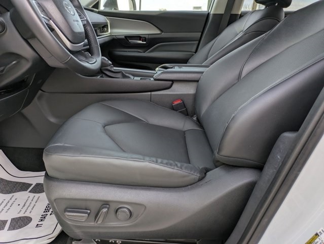 Thumbnail: 2025 Toyota Grand Highlander - 17