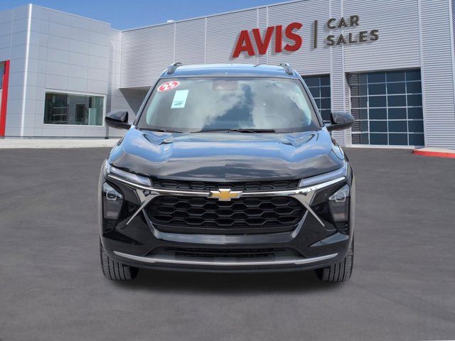 Thumbnail: 2025 Chevrolet Trax - 2