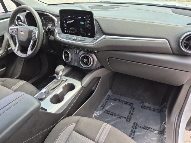 Thumbnail: 2025 Chevrolet Blazer - 31