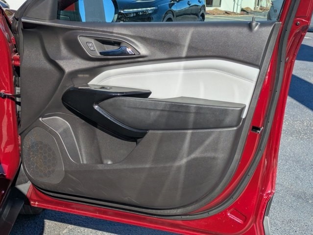 Thumbnail: 2025 Chevrolet Trax - 27