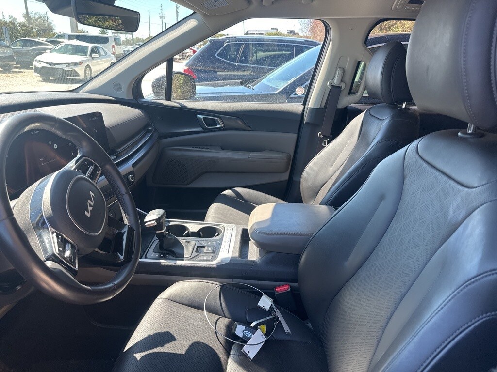 Certified 2025 Kia Carnival Van Passenger Van