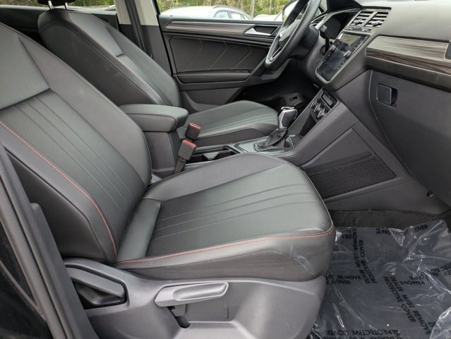 Thumbnail: 2024 Volkswagen Tiguan - 24