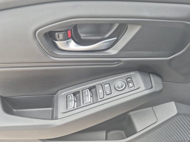 2025 Honda Accord SE - Photo 13