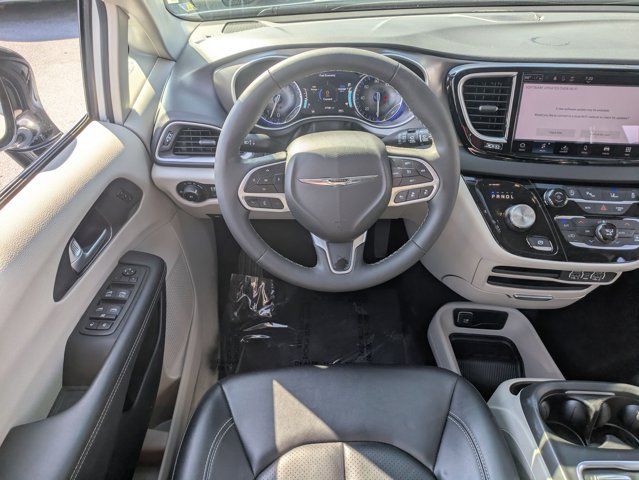 Thumbnail: 2024 Chrysler Pacifica - 22