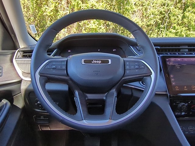 2023 Jeep Grand Cherokee Limited Edition 23