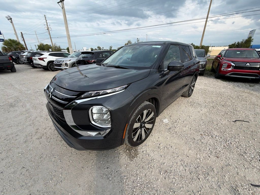 Thumbnail: 2025 Mitsubishi Outlander - 1