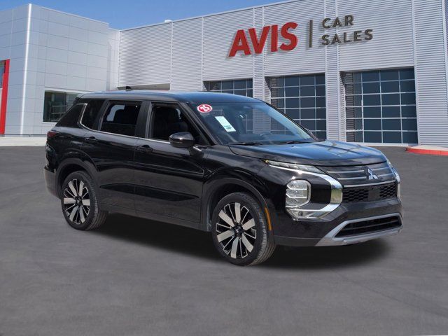 Thumbnail: 2025 Mitsubishi Outlander - 3