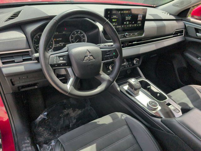 Thumbnail: 2025 Mitsubishi Outlander - 15