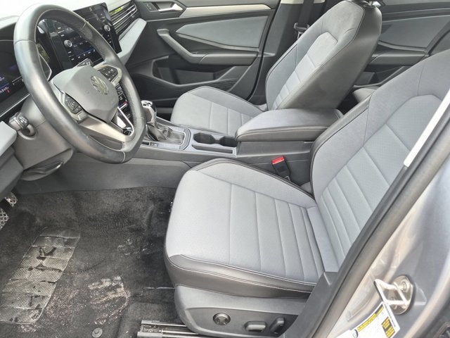 2025 Volkswagen Jetta SE - Photo 24