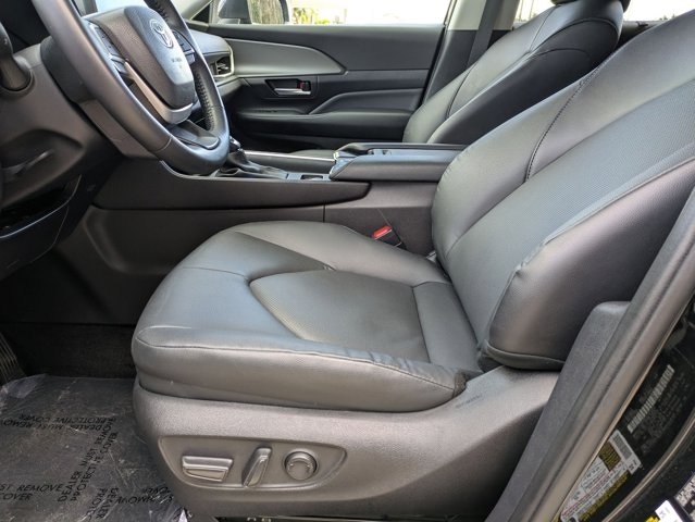 Thumbnail: 2025 Toyota Grand Highlander - 16