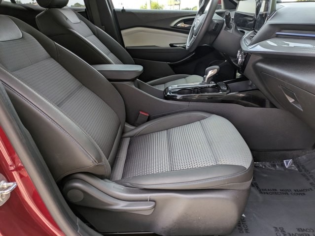 Thumbnail: 2024 Chevrolet Trax - 31