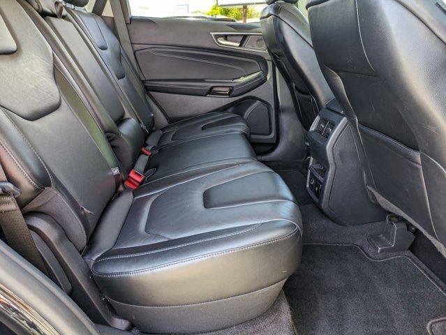 2022 Ford Edge Titanium 28