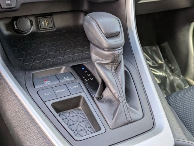 Thumbnail: 2024 Toyota RAV4 - 19