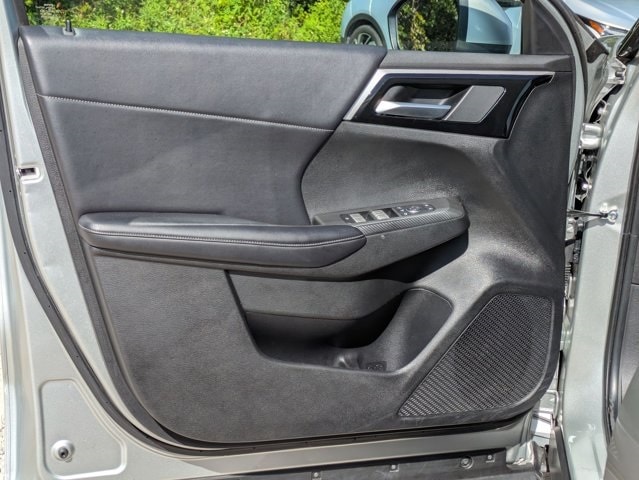 Thumbnail: 2024 Mitsubishi Outlander - 11