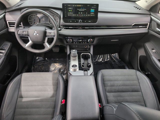 Thumbnail: 2025 Mitsubishi Outlander - 26