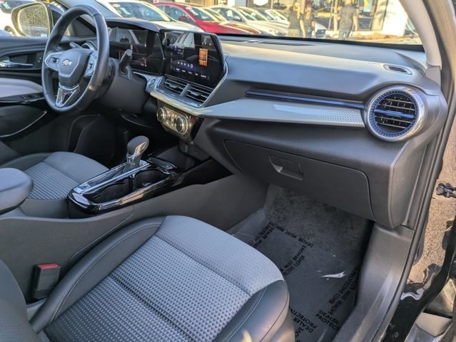 Thumbnail: 2025 Chevrolet Trax - 26