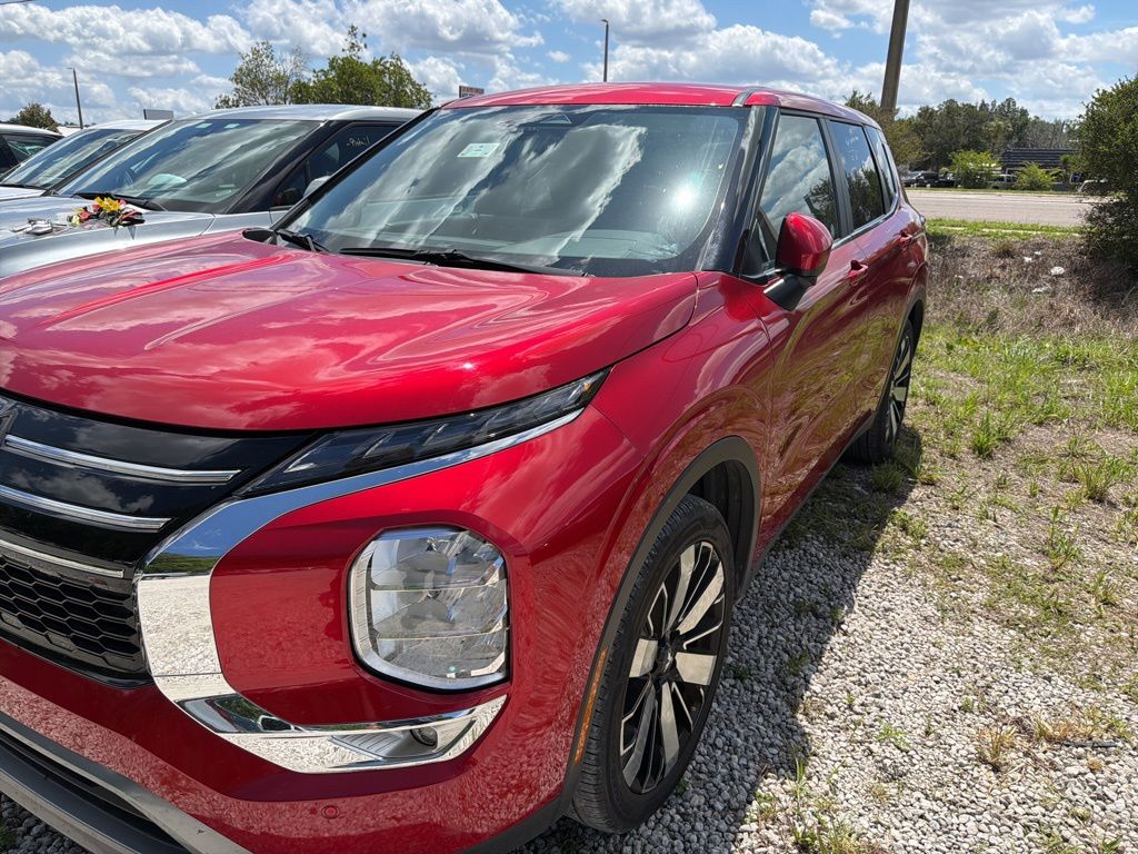 2025 Mitsubishi Outlander SE 2WD's photo