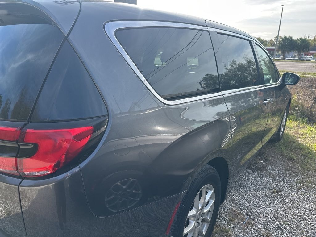 Certified 2023 Chrysler Pacifica Touring L Van Passenger Van