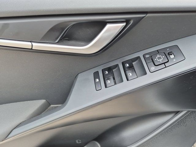 Thumbnail: 2025 Kia Niro - 13