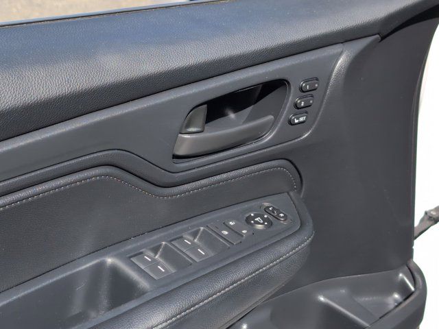 Thumbnail: 2025 Honda Odyssey - 13