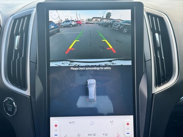 Thumbnail: 2022 Ford Edge - 17