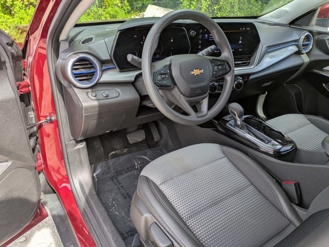 Thumbnail: 2024 Chevrolet Trax - 14