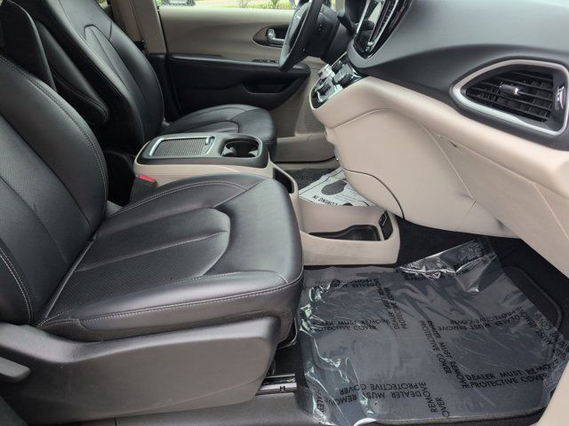 Thumbnail: 2024 Chrysler Pacifica - 30