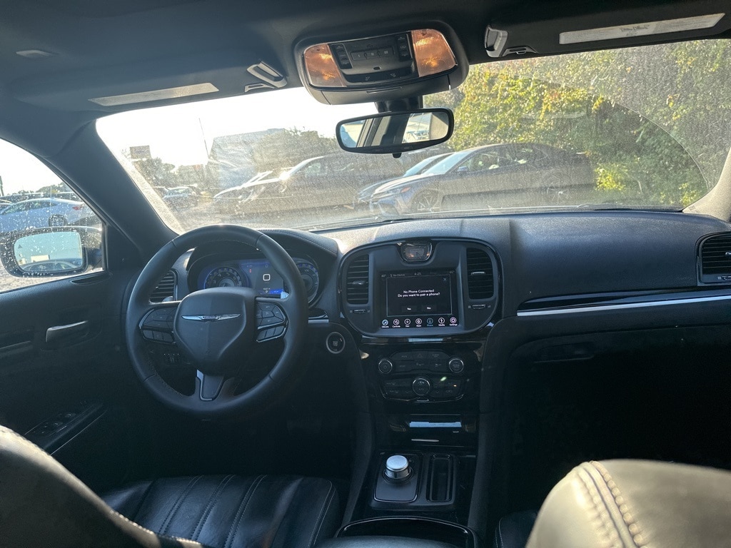 Thumbnail: 2023 Chrysler 300 - 6