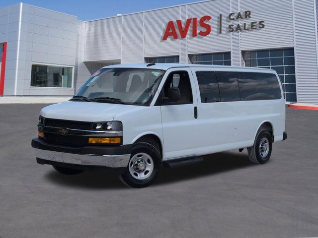 2025 Chevrolet Express 3500 LT Extended's photo